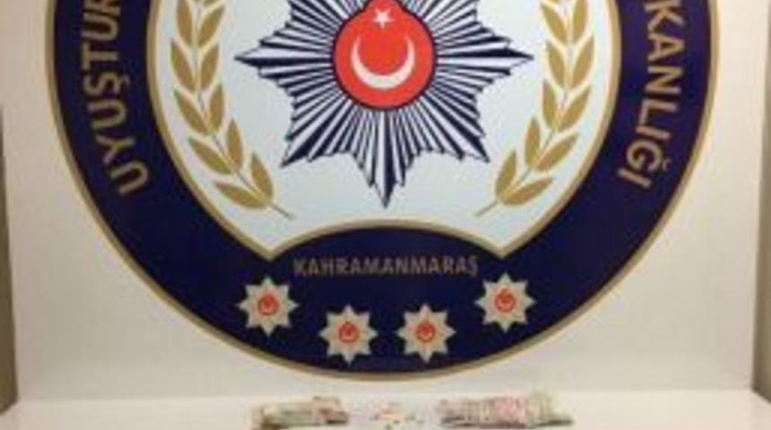 Uyuşturucu Satıcısı Kadın Polisten Ka&ccedil;amadı