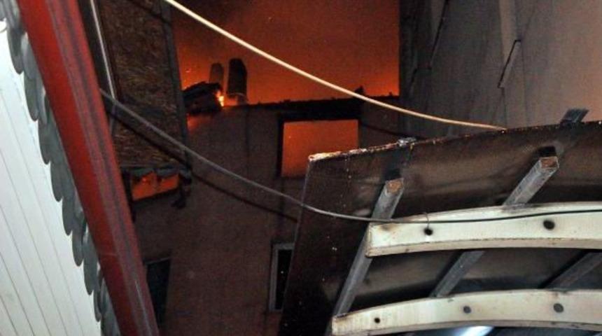 Zonguldak'ta Yangın: 1 &Ouml;l&uuml;