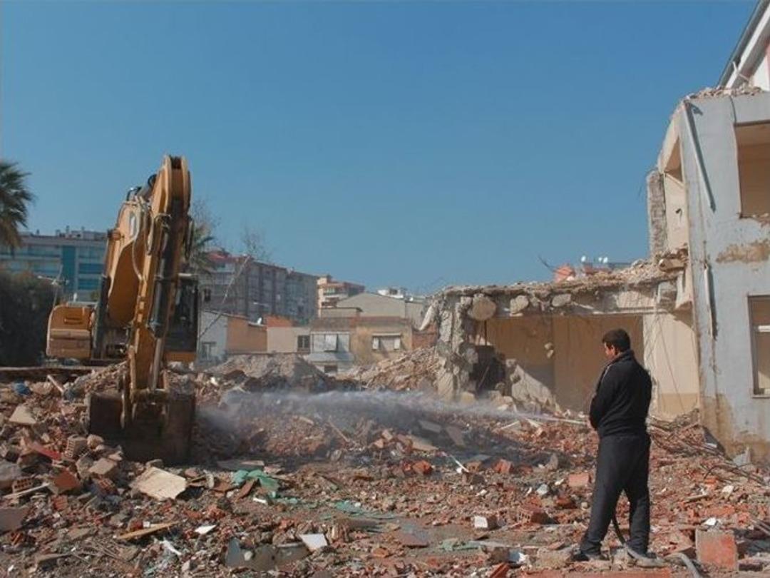 Eski Hastane Yıkılıyor, Yeni Hastane Geliyor