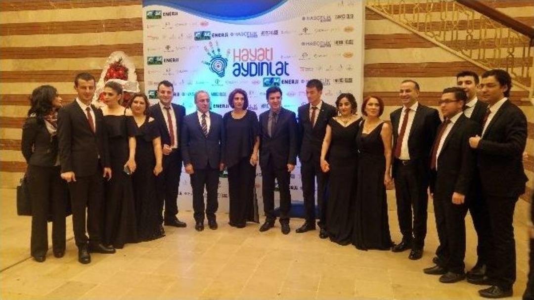 &lsquo;hayatı Aydınlat&rsquo; Konserinde &Ouml;zel &Ccedil;ocuklara Destek