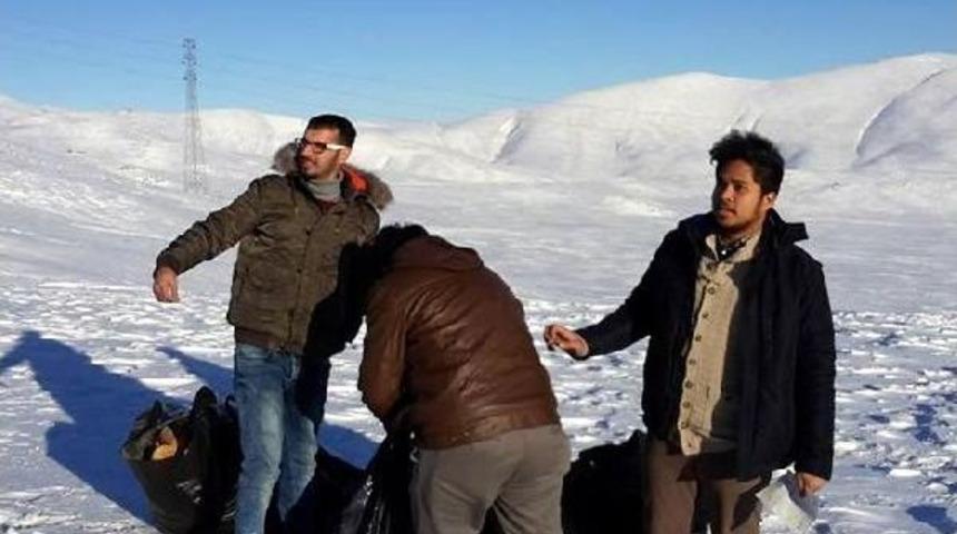 Konuk &Ouml;ğrenciler, Doğaya Yem Bıraktı