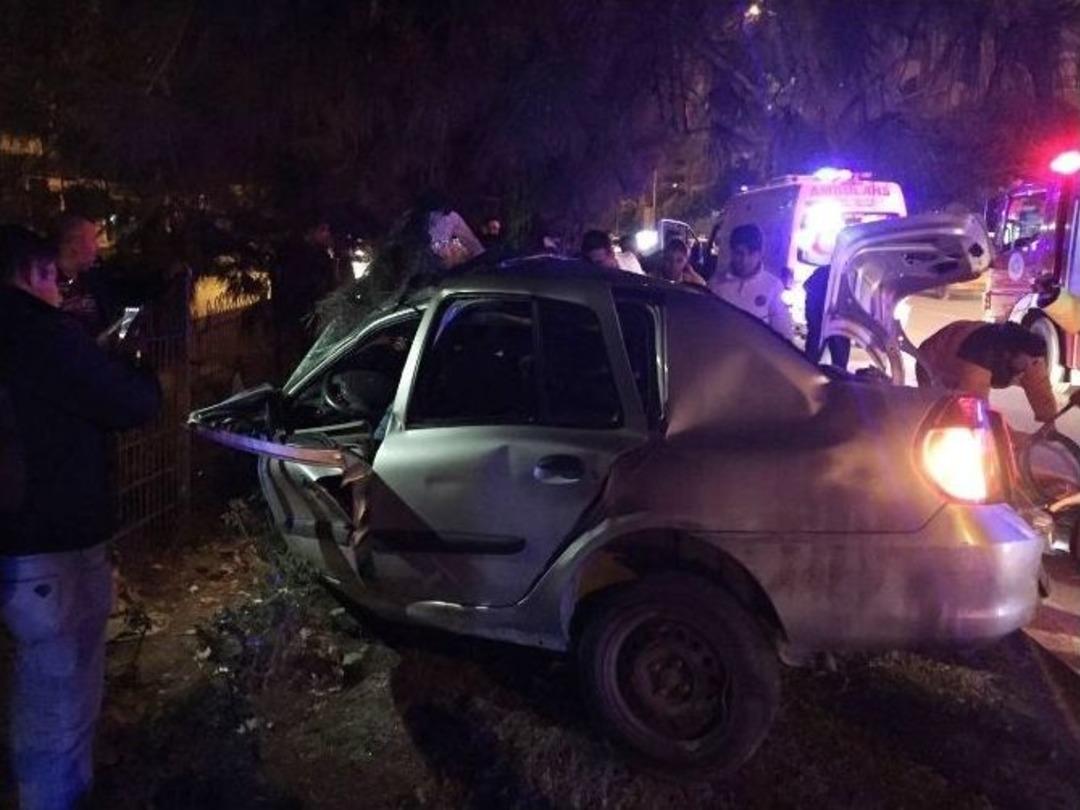 Antalya&rsquo;da Trafik Kazası: 2 &Ouml;l&uuml;, 2 Yaralı
