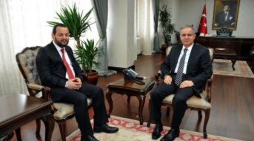 Rekt&ouml;r Akg&uuml;l&rsquo;den Vali Tapsız&rsquo;a Ziyaret