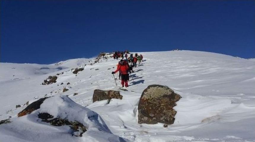 S&uuml;phan Dağı Tırmanışa Ge&ccedil;it Vermedi