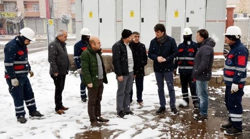 Dicle Elektrik&rsquo;te Kış Mesaisi S&uuml;r&uuml;yor