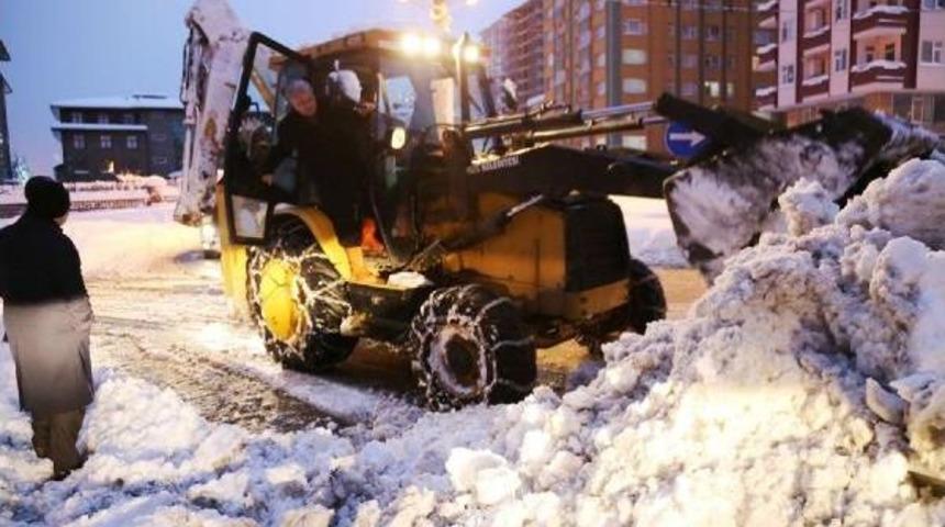 Rize'de 325 Köy Yolu Kardan Ulaşıma Kapandı