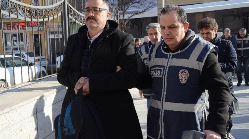 Fet&ouml;&rsquo;den G&ouml;zaltına Alınan 7 Polis Adliyeye Sevk Edildi