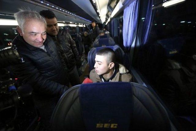 Uyuşturucudan Kurtulan Gen&ccedil; Askere Uğurlandı 2