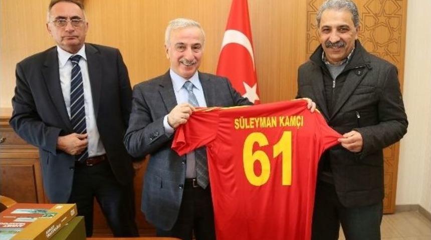 Vali Kam&ccedil;ı Kayserispor Y&ouml;netimini Kabul Etti