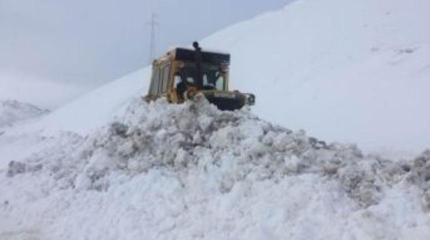 Siirt&rsquo;te 90 K&ouml;y Yolu Ulaşıma Kapandı