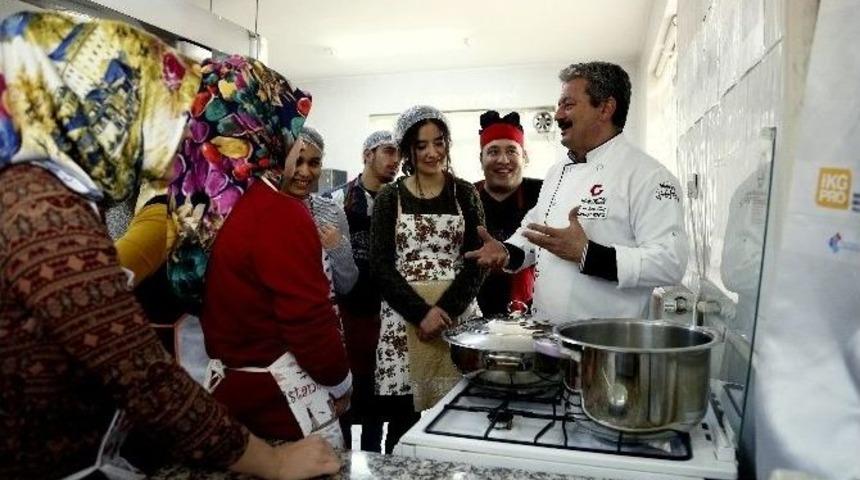 Hk&uuml;&rsquo;den Mesleki Eğitim Atağı