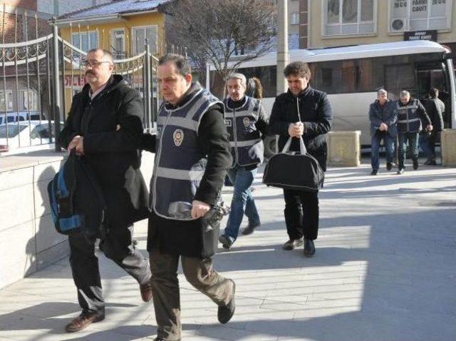 Fetö Şüphelisi 7 Polis Adliyede