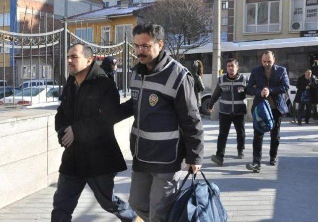 Fetö Şüphelisi 7 Polis Adliyede