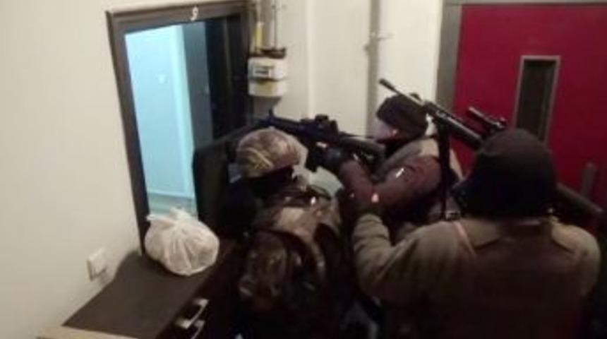 Adıyaman&rsquo;da Aranan Şahıslar Bu Kez Ka&ccedil;amadı