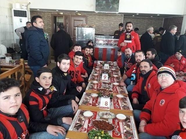 Eskişehirspor Taraftarları, Şanlıurfa’da Gerçek Dostluklar Kazandı