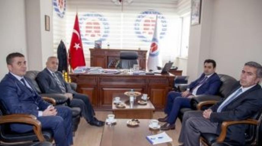 Rekt&ouml;r Pakiş&rsquo;e Ziyaretler S&uuml;r&uuml;yor