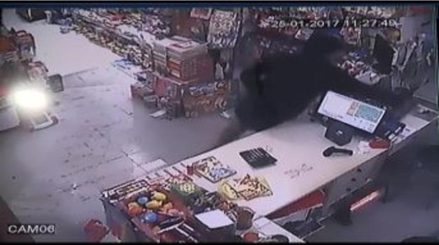 (&ouml;zel Haber) Kırtasiyede Hırsızlık Kameraya Yansıdı