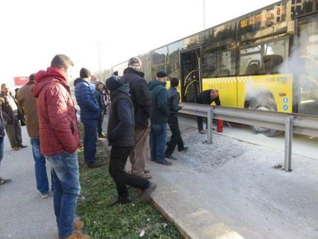 İett Otobüsünün Lastiğinden Duman Yükseldi, Yolcular Korku Dolu Anlar Yaşadı