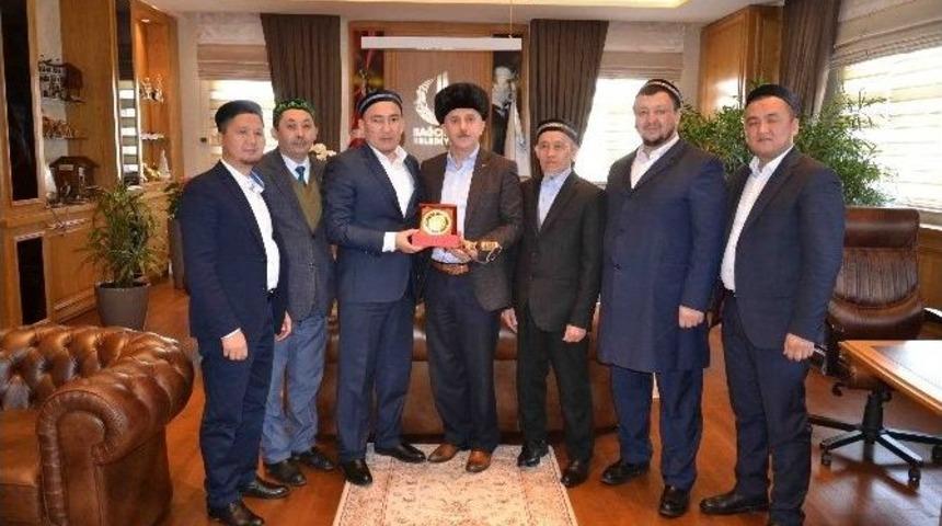 Kazakistan&rsquo;dan Gelen M&uuml;ft&uuml; Heyeti Bağcılar&rsquo;da Ağırlandı