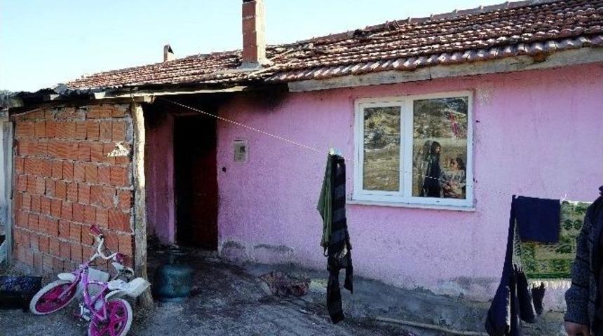 6 Kişilik Aile, Kış G&uuml;n&uuml; Evsiz Kaldı