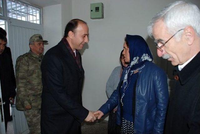 Vali Erin, Köylere Çıkarma Yaptı 1