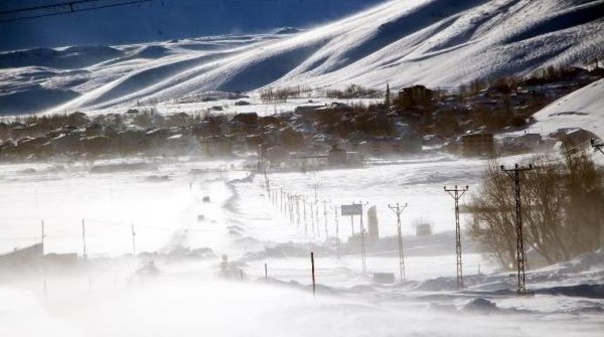 Doğu Ve G&uuml;neydoğu Kara Tesilm Oldu