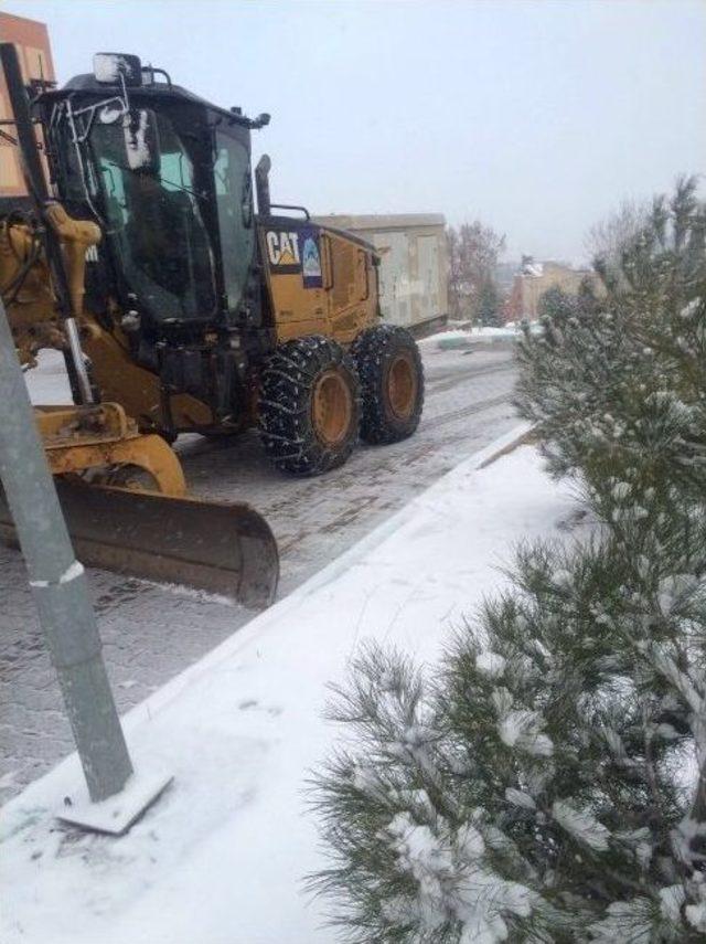 Yollarda Mahsur Kalanlara Eyyübiye Belediyesi Yetişti