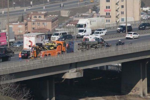 Tutuklu Taşıyan Cezaevi Aracı Tem'de Devrildi Olayda Ölü Yaralı Yok (2)