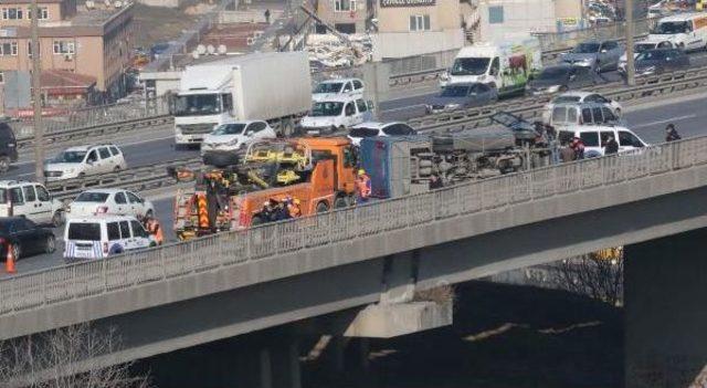 Tutuklu Taşıyan Cezaevi Aracı Tem'de Devrildi Olayda Ölü Yaralı Yok (2)