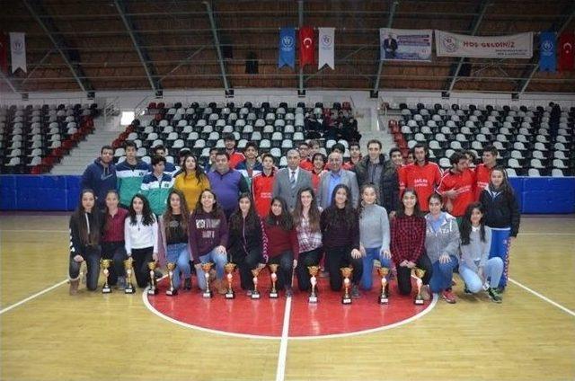 Basketbolda Ödül Töreni Yapıldı