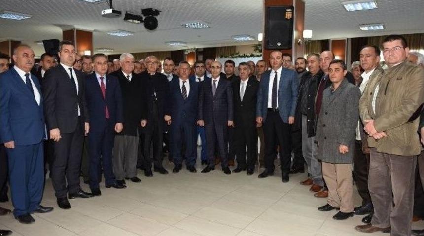 Vali Demirtaş, Ceyhan&rsquo;da Muhtarlar Ve Stk Temsilcileri İle Bir Araya Geldi