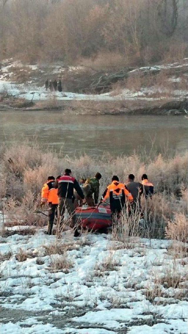 Meriç Nehrinde Botları Batan Kaçakları Afad Kurtardı