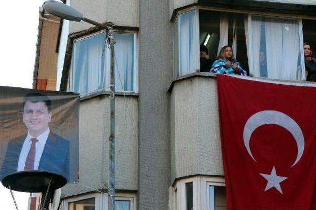 Kanserden Ölen Belediye Başkanı Toprağa Verildi