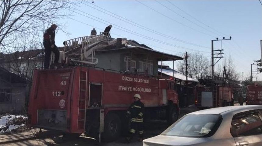 &Ccedil;atı Yangını Korkuttu