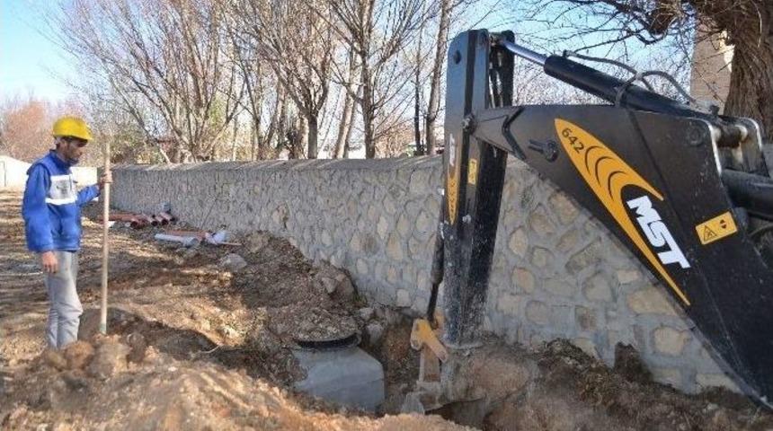 Maski Başdirek Mahallesine 4,8 Km Kanalizasyon Hattı İnşa Ediyor