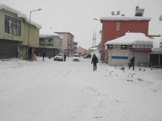 Varto’da Kar Yağışı