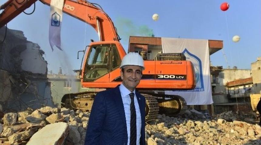 Yıldırım&rsquo;da Riskli Binalar Yıkılıyor