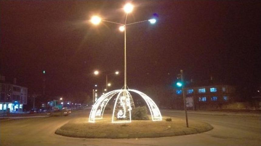 Kavşak Yenileme &Ccedil;alışmaları Devam Ediyor