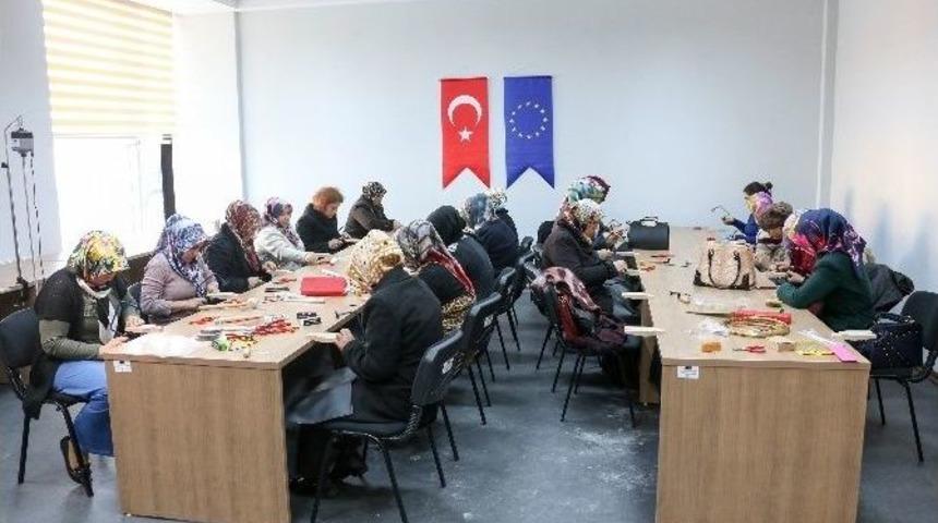 Yahyalı’da Gümüş İşlemeciliği Kursu Açıldı