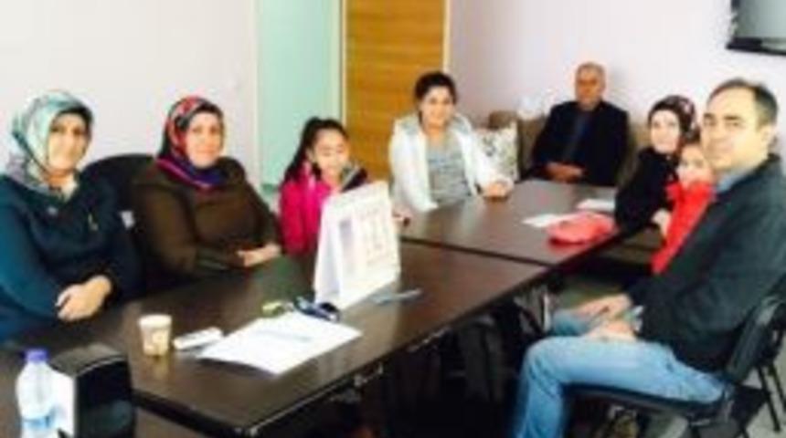 Hastanede Diyabetli &Ccedil;ocuklara Eğitim Veriliyor