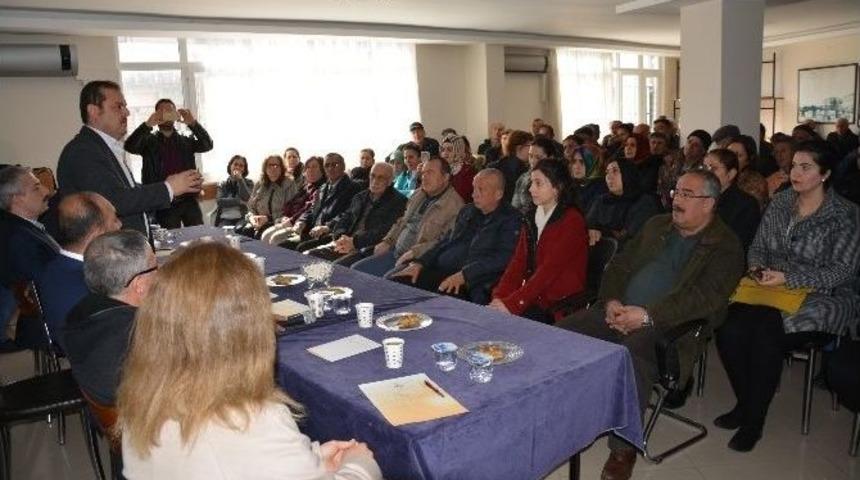 Abdurrahman &Ouml;z, Referandumda Oy Kullanacak &Uuml;niversiteli Gen&ccedil;leri Uyardı