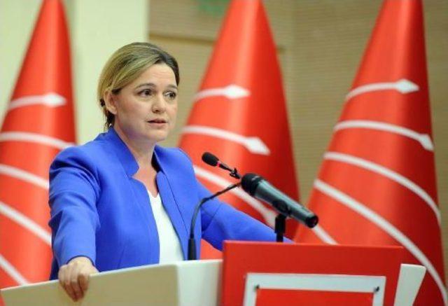 Chp Sözcüsü Böke'den 'anayasa' Açıklaması: Günlerdir Imza Bekliyor, Bir Şeyden Korkuluyor Ki Bekletiliyor