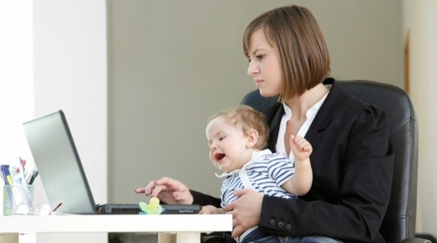 &Ccedil;alışan anne kendini yetersiz hissediyor