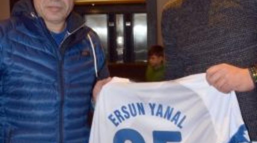 Ersun Yanal&rsquo;a Bb Erzurumspor Forması
