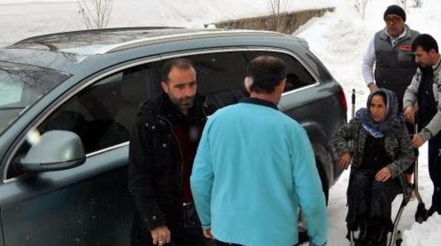 Başkan Makam Aracı Ile Hamile Kadını Hastaneye Ulaştırdı