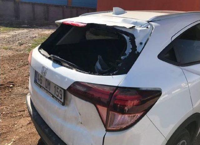 Kahramanmaraş ta Fırtına 20 &Ccedil;atıyı U&ccedil;urdu, 5 Kişiyi Yaraladı 3