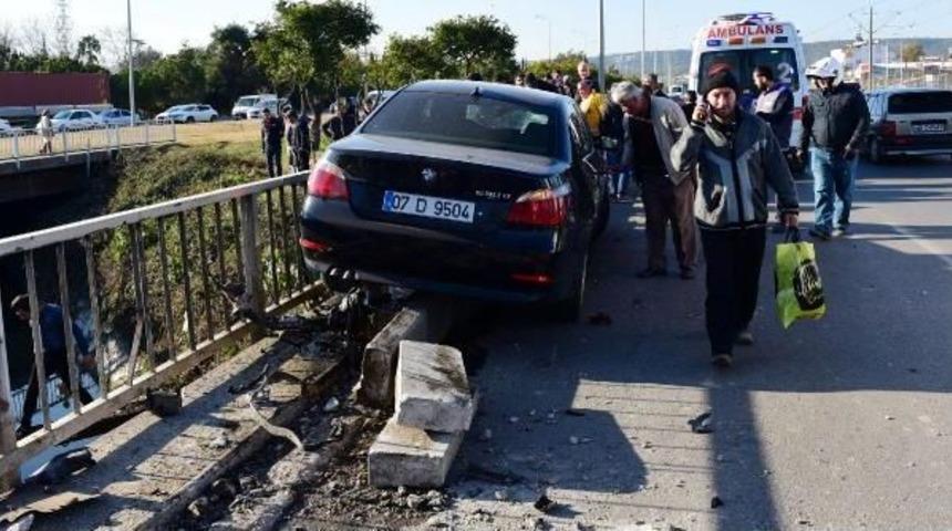 Otomobilin Çarptığı Motosikletli Ağır Yaralandı