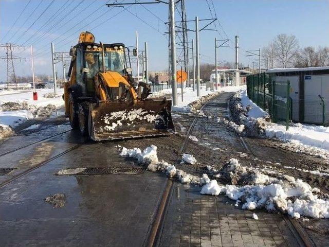 Raylı Sistem Yeniden Hizmet Vermeye Başladı