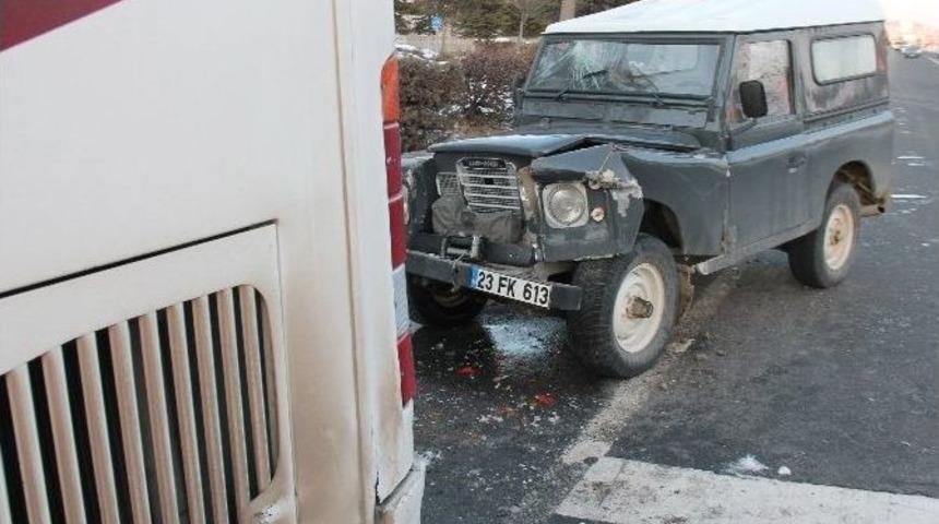 Elazığ&rsquo;da Trafik Kazası: 4 Yaralı