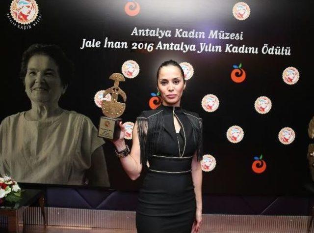 'yılın Kadını Ödülü' Avukat Sibel Önder'e